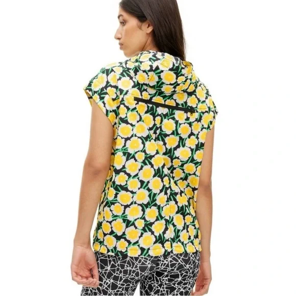 NWOT DVF Nylon Packable Yellow Poppy
Short Sleeve Hooded Vest L - Picture 2 of 6